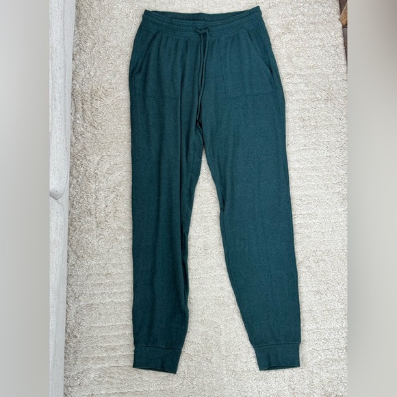 Alo Matching Jogger Set - Picture 4 of 10